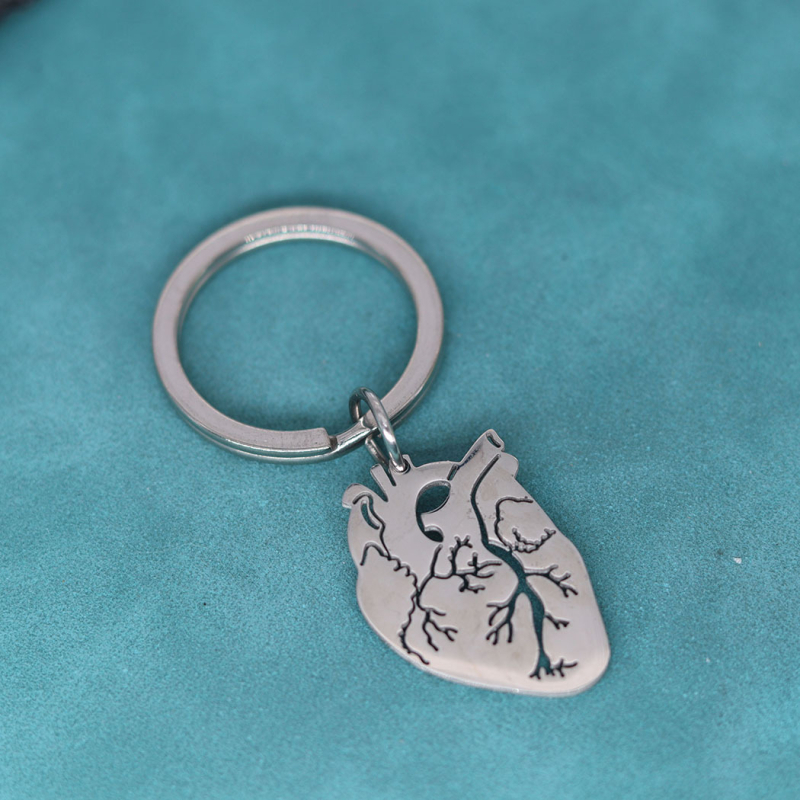 Divatos, új, rozsdamentes acélból készült szív alakú medál, új kulcstartó