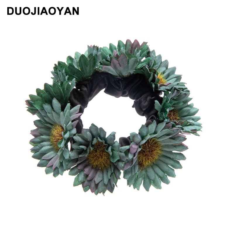 Europoje ir Jungtinėse Amerikos Valstijose naujas ramunėlių plaukų žiedas, saulėgrąžų, arklio uodegos galvutės, virvės, pojūčių vėduoklės, plaukų aksesuarai, imituojantis audinį, storosios žarnos žiedas