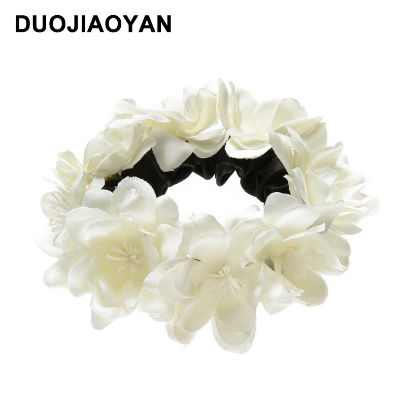 Europoje ir Jungtinėse Amerikos Valstijose naujas ramunėlių plaukų žiedas, saulėgrąžų, arklio uodegos galvutės, virvės, pojūčių vėduoklės, plaukų aksesuarai, imituojantis audinį, storosios žarnos žiedas