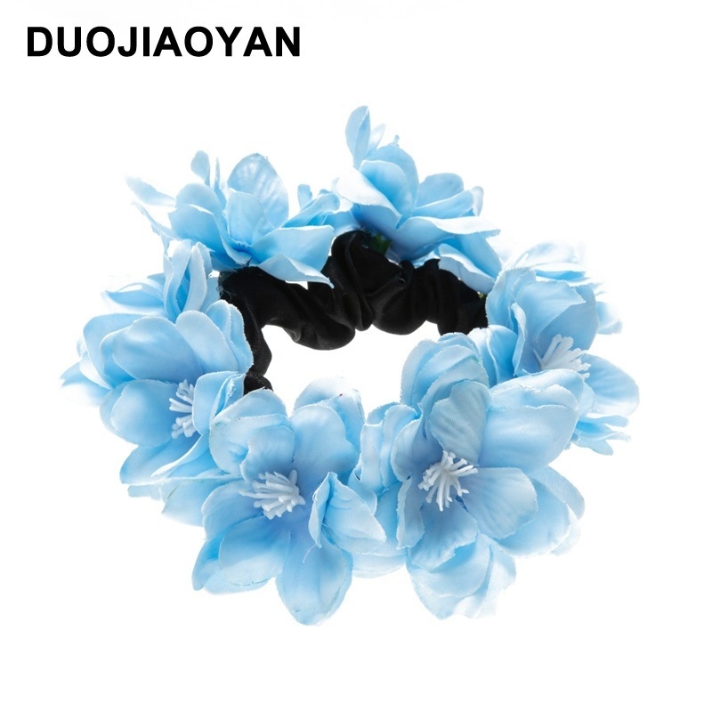 Europoje ir Jungtinėse Amerikos Valstijose naujas ramunėlių plaukų žiedas, saulėgrąžų, arklio uodegos galvutės, virvės, pojūčių vėduoklės, plaukų aksesuarai, imituojantis audinį, storosios žarnos žiedas