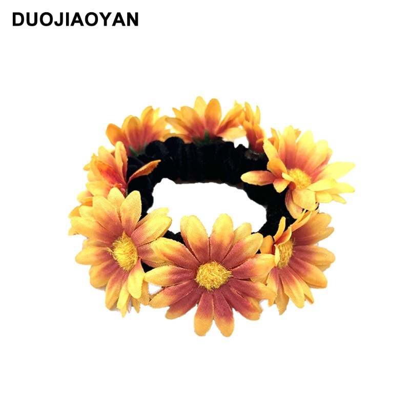 Europoje ir Jungtinėse Amerikos Valstijose naujas ramunėlių plaukų žiedas, saulėgrąžų, arklio uodegos galvutės, virvės, pojūčių vėduoklės, plaukų aksesuarai, imituojantis audinį, storosios žarnos žiedas