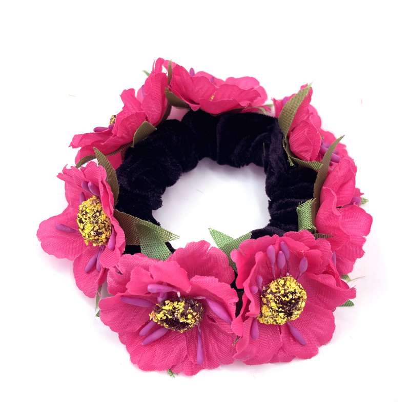 Europoje ir Jungtinėse Amerikos Valstijose naujas ramunėlių plaukų žiedas, saulėgrąžų, arklio uodegos galvutės, virvės, pojūčių vėduoklės, plaukų aksesuarai, imituojantis audinį, storosios žarnos žiedas