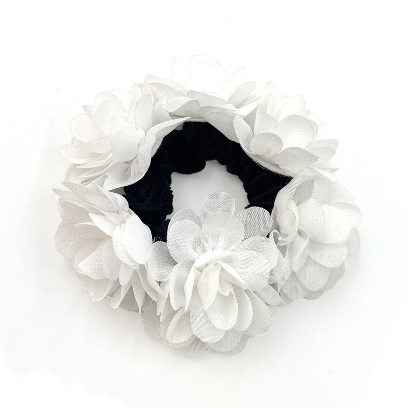 Europoje ir Jungtinėse Amerikos Valstijose naujas ramunėlių plaukų žiedas, saulėgrąžų, arklio uodegos galvutės, virvės, pojūčių vėduoklės, plaukų aksesuarai, imituojantis audinį, storosios žarnos žiedas