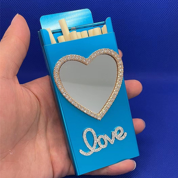 Nagykereskedelmi, határokon átnyúló alumínium cigarettadoboz, kreatív, divatos, stílusos, nedvesség- és nyomásálló, szív alakú cigarettacsipesz, 20 darab fémvastagság