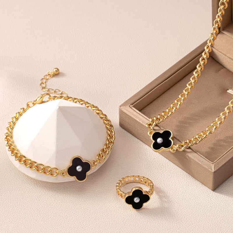 Új európai és amerikai négylevelű geometrikus téglalap alakú műgyöngy női medál nyaklánc gyűrű karkötő több darabos szett