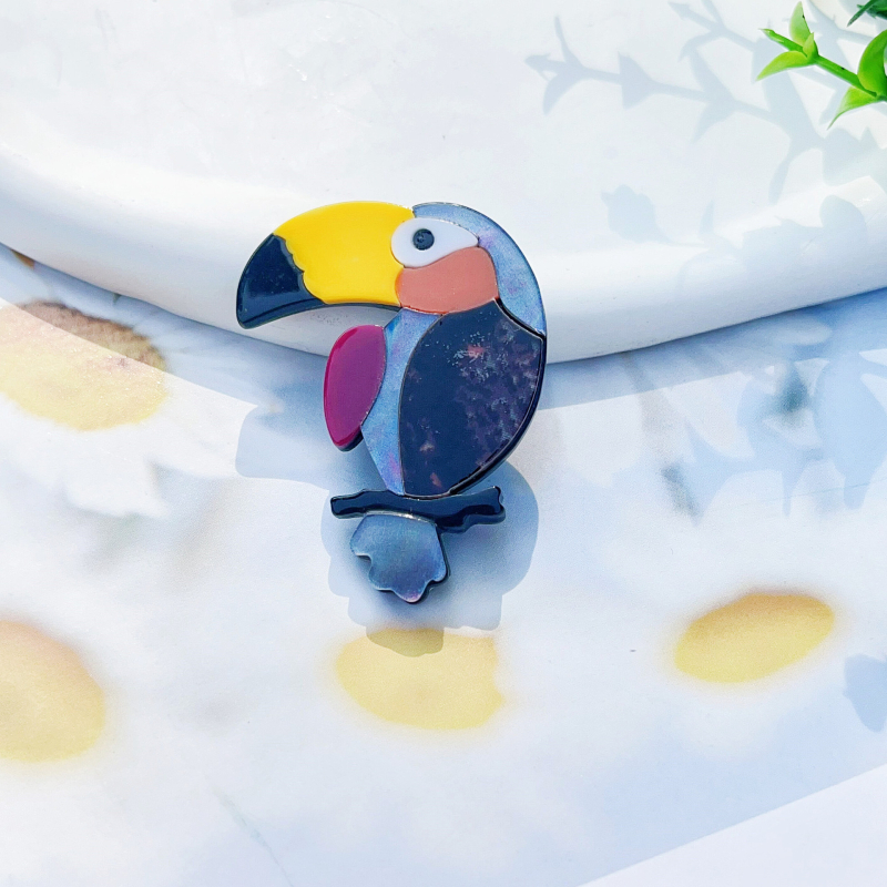 Tarpvalstybinė karšto pardavimo spalvota papūgos sagės segtukas rankomis siuvinėtas akrilinis papuošalų ženklelių krepšys aksesuarai didmeninė prekyba