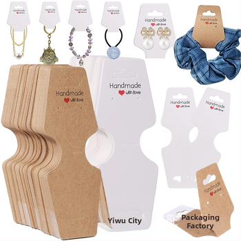 Papuošalų kortelė, perlenkta per pusę su lipnia kortele, lipni „Liftas Love“ rankų darbo papuošalų demonstravimo kortelė, skirta tarpvalstybiniam sprogimui, yra sandėlyje.