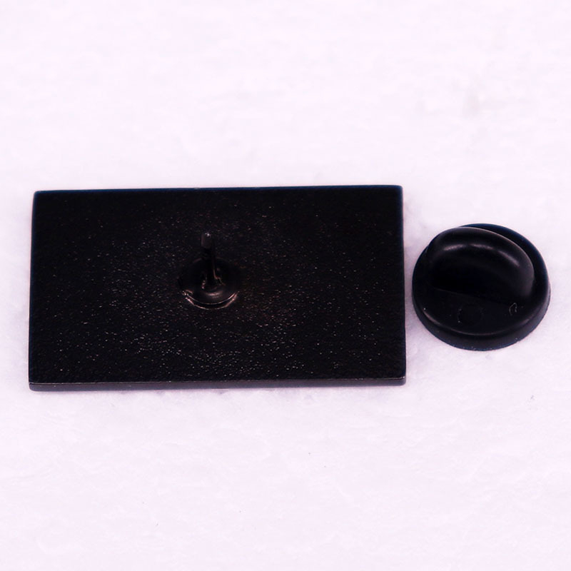 Macska mancs kutya mancsnyom színes csíkos zászló bross kisállat személy jelvény