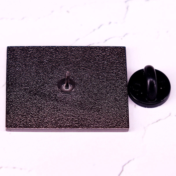 Priversite mane išprotėti emalio ženkliukas psichinės sveikatos ženkliukui