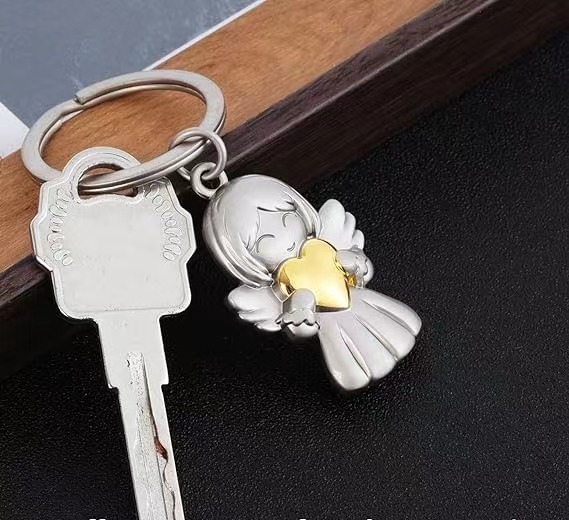 Határokon átnyúló, népszerű szerelmes lány mosolygó angyal kulcstartó őrangyal szív alakú kulcstartó táska medál