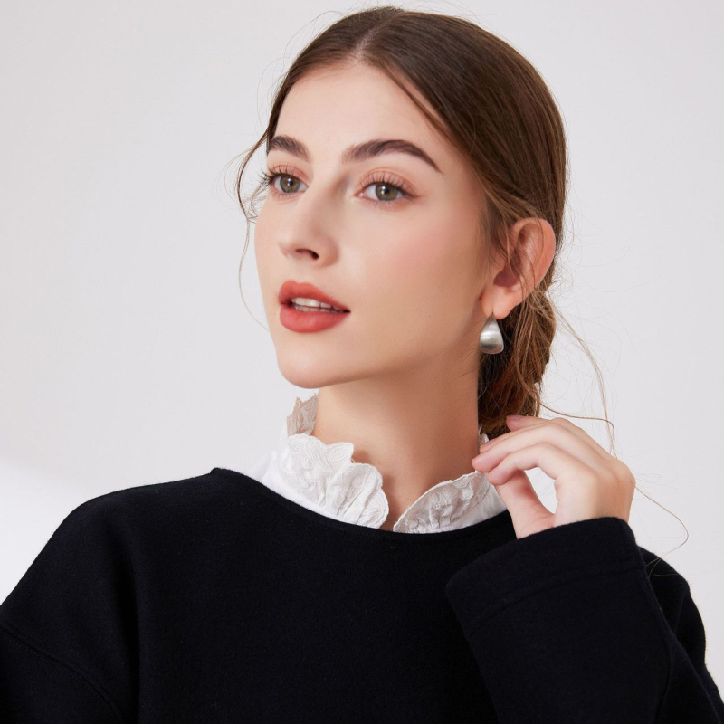 2024-es divatos, kicsi, rakott, merev babagalléros női szoknyás, hamis gallérral, határokon átnyúló gyártók nagykereskedelme