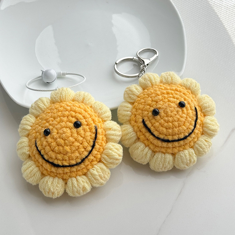 Kész mosolygós napraforgó medál kézzel készített gyapjú horgolt napraforgó kulcstartó internetes híresség iskolatáska függő kis ajándék