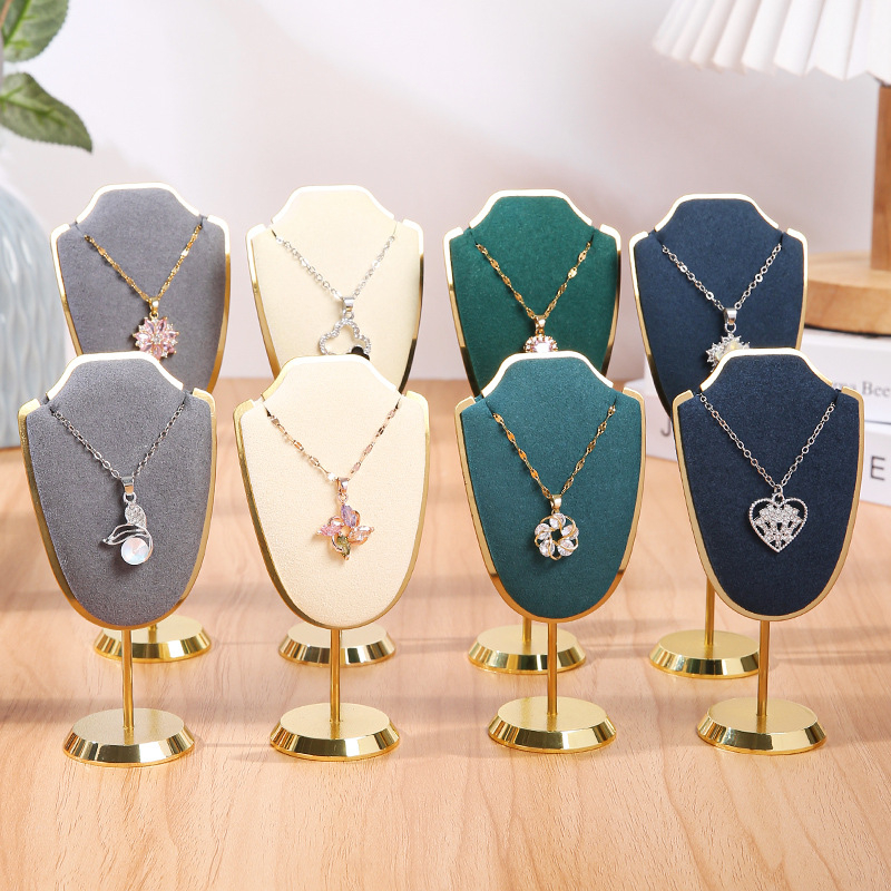 Határokon átnyúló fém ékszertartó, ultraszálas bársony, többszínű kijelző állvány, ékszerüzlet stúdió medál nyaklánc kijelző kellékek