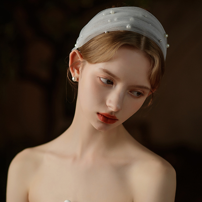 Bentiță de păr cu mărgele pentru călătoria de nuntă a miresei