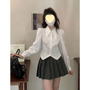 Kis méretű női tavaszi új stílus hegyes gallérral fehér hosszú ujjú ing női főiskolai stílusú blúz belső viselet alap rövid felső