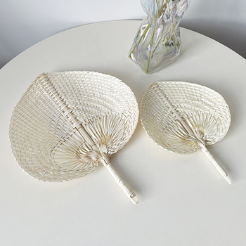 Βιετναμέζικος χαρακτηριστικός ανεμιστήρας μπαμπού σε σχήμα ροδάκινου, καλοκαιρινός ανεμιστήρας, καλλιτεχνικός ανεμιστήρας Pu, μικρός, φρέσκος και δημιουργικός, χειροκίνητος χρωματιστός ανεμιστήρας