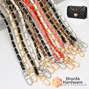 Nauja aliuminio grandinėlės odinė rankinė su metaline virvele, „Chanel“ stiliaus rankinė per petį, PU odos grandinėlė per petį.