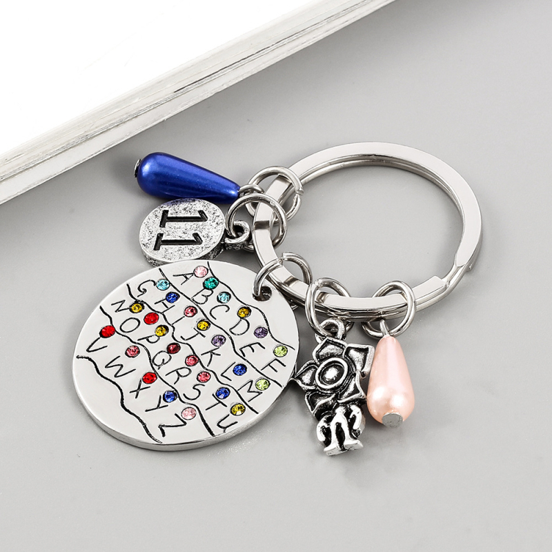 Határokon átnyúló, furcsa történet betűs kulcstartó fém betűs rendszámtáblás kulcstartó, barkácsoláshoz, autókulcs-kiegészítők nagykereskedelme