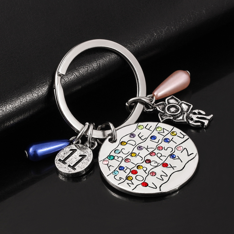 Határokon átnyúló, furcsa történet betűs kulcstartó fém betűs rendszámtáblás kulcstartó, barkácsoláshoz, autókulcs-kiegészítők nagykereskedelme