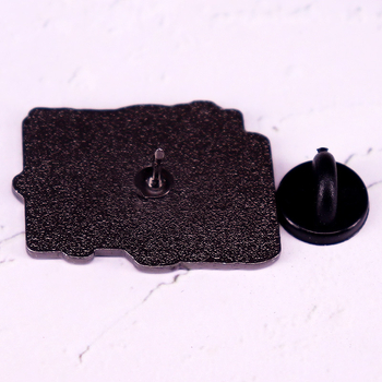 Piszkos olvasóklub bross jelvény olvasás szerelmes zománc kitűző ajándék strébereknek