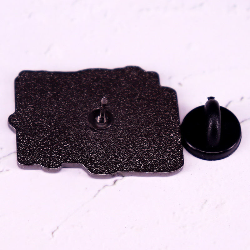 Piszkos olvasóklub bross jelvény olvasás szerelmes zománc kitűző ajándék strébereknek