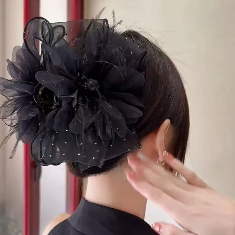 Nagy gyöngy toll bojtos fogó csat könnyű luxus nagy érzékenységű haj cápa csat hajkijelző nagy virágrügy fejdísz nagykereskedelem