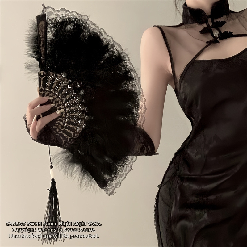 Ősi stílusú toll legyező, cheongsam női bemutató összecsukható legyező, hanfu újévi fekete csipke legyező, táncleggező, retró kínai stílusú