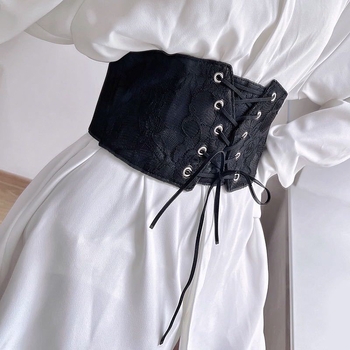 Veniv vöökoht, naiste pealisrõivas, pitsist kaunistustega kleit, elegantne, sale, moodne, universaalne kleit, elastne ülilai vöö