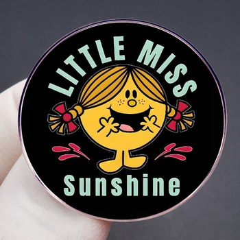 Napsütéses kis szépség bross rajzfilm anime kitűző fémötvözetből készült jelvény kiegészítők