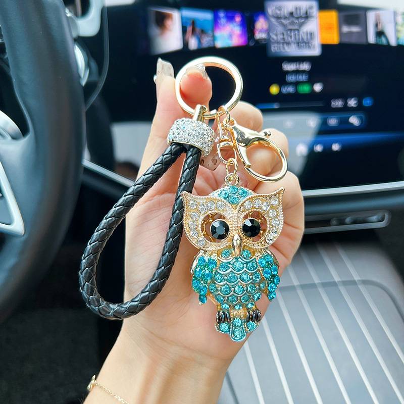 Gyémánttal kirakott bagoly autós kulcstartó férfi és női kreatív iskolatáska medál fém autós kulcstartó határokon átnyúló apró ajándékok