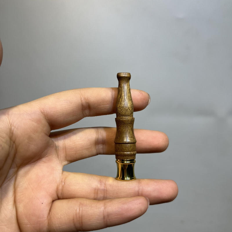 Liellapu rožkoka īsais cigarešu turētājs, biezs, vidējs, plāns, trīs apaļi mutes filtri, var tikt pārstrādāti, pārnēsājami, mazi, smēķēšanas vairumtirdzniecība