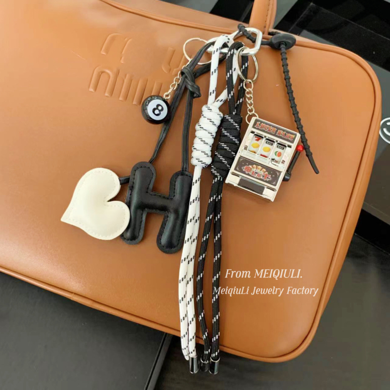 Ins Blogger azonos stílusú szőtt kötél táska medál Advanced Sense MIU nyakba akasztható kulcstartó medál táska medál