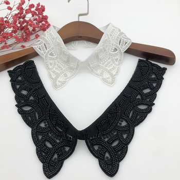 Tootjad pakuvad Korea stiilis masintikandiga helmeid, ühekordselt kokkupandavaid võltskraega sügis- ja talvemoe valgeid särke, võltskraega