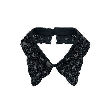 Tootjad pakuvad Korea stiilis masintikandiga helmeid, ühekordselt kokkupandavaid võltskraega sügis- ja talvemoe valgeid särke, võltskraega