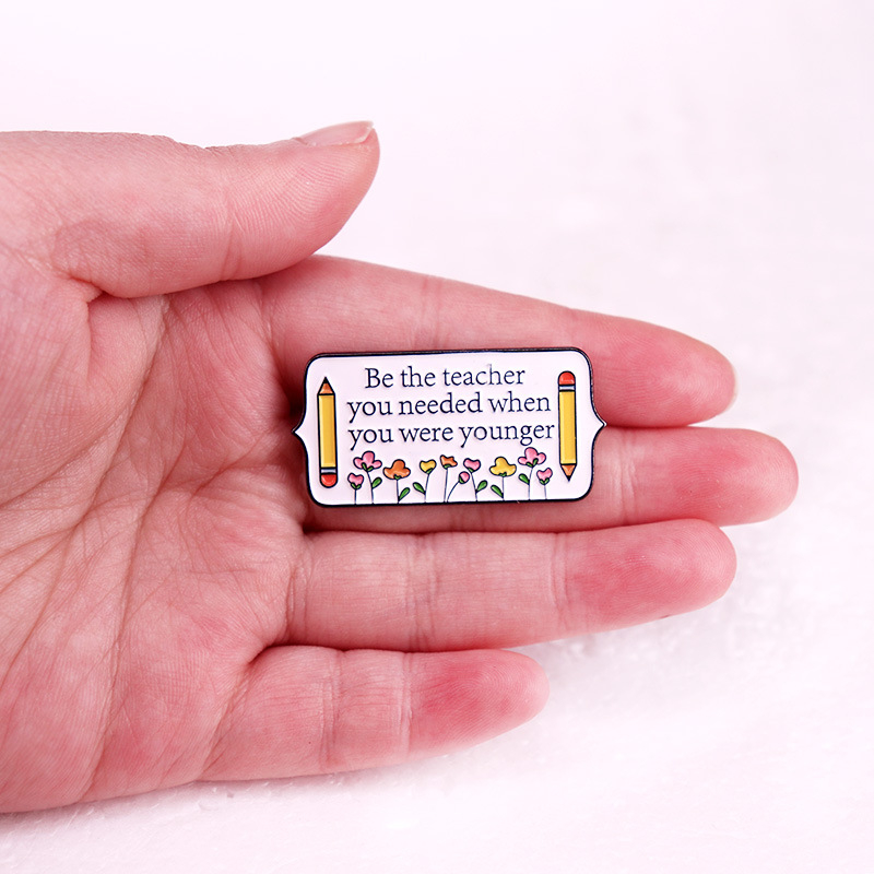 Tanári bross jelvény kiegészítők