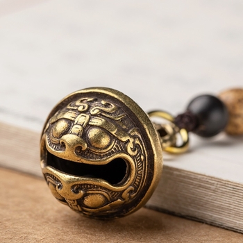 Κουδούνι που χτυπάει με κάθε βήμα, Μπρελόκ αυτοκινήτου με ορειχάλκινο λιοντάρι, Μπρελόκ για μπρελόκ, Κορδόνι, Μπιχλιμπίδι, Δώρο διακοπών