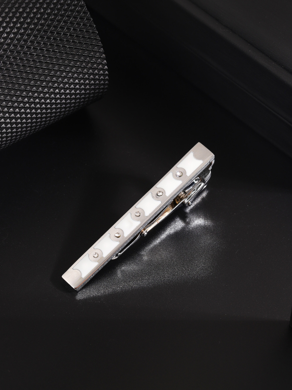 Uus piiriülene ja populaarne meeste pidulik rõivas, kerge luksuslik lipsuklamber teemantvärvi ärimoe isikupärastatud kulla ja hõbedaga