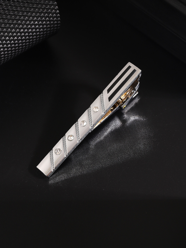 Uus piiriülene ja populaarne meeste pidulik rõivas, kerge luksuslik lipsuklamber teemantvärvi ärimoe isikupärastatud kulla ja hõbedaga