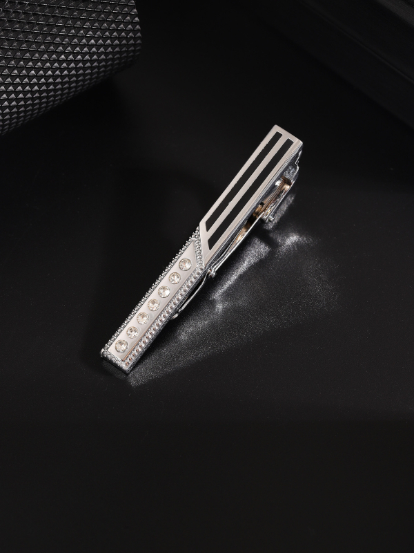 Uus piiriülene ja populaarne meeste pidulik rõivas, kerge luksuslik lipsuklamber teemantvärvi ärimoe isikupärastatud kulla ja hõbedaga