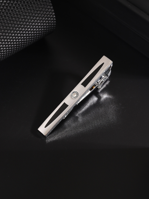 Uus piiriülene ja populaarne meeste pidulik rõivas, kerge luksuslik lipsuklamber teemantvärvi ärimoe isikupärastatud kulla ja hõbedaga