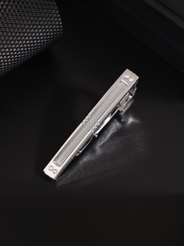 Uus piiriülene ja populaarne meeste pidulik rõivas, kerge luksuslik lipsuklamber teemantvärvi ärimoe isikupärastatud kulla ja hõbedaga