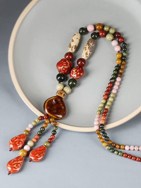 Kínai stílusú klasszikus, eredeti dizájnú gyapjúláncos női hosszú, mindenhez illő medál tavaszi és őszi nyaklánc, új, elkelt ékszerek, függő díszek