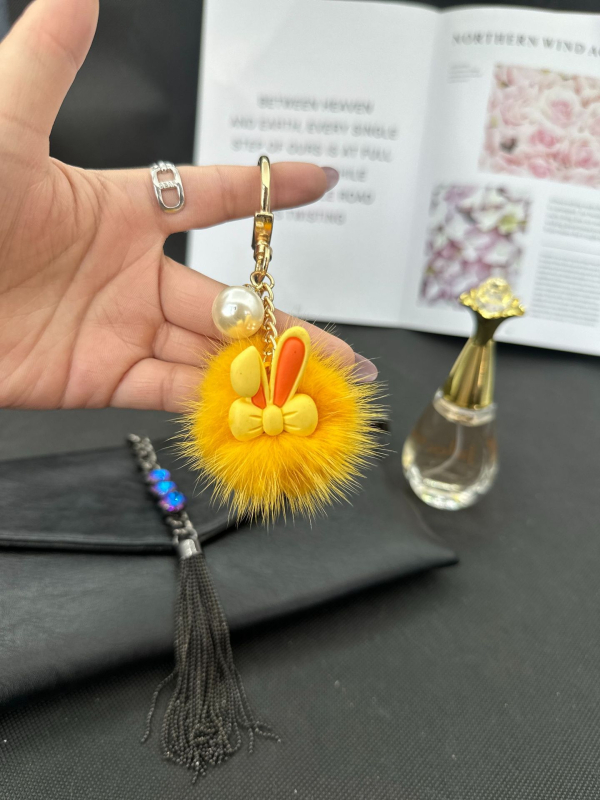 Igazi nercszőrből készült aranyos nyúl autós kulcstartó medál dél-koreai plüss baba babatáskában függő díszek