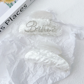 Európai és amerikai, határokon átnyúló, elérhető luxus, gyémántokkal kirakott angol cápakapcsok, egyszerű, csúcskategóriás, elegáns, divatos, sokoldalú, hátulról rögzíthető fejkapocs