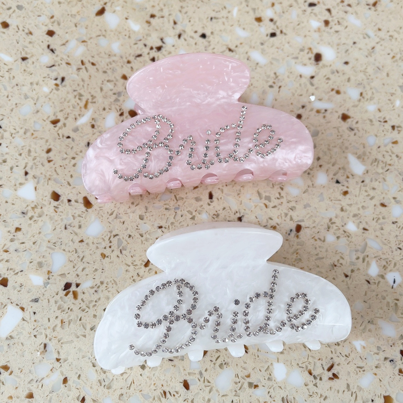 Európai és amerikai, határokon átnyúló, elérhető luxus, gyémántokkal kirakott angol cápakapcsok, egyszerű, csúcskategóriás, elegáns, divatos, sokoldalú, hátulról rögzíthető fejkapocs