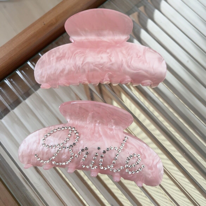 Európai és amerikai, határokon átnyúló, elérhető luxus, gyémántokkal kirakott angol cápakapcsok, egyszerű, csúcskategóriás, elegáns, divatos, sokoldalú, hátulról rögzíthető fejkapocs