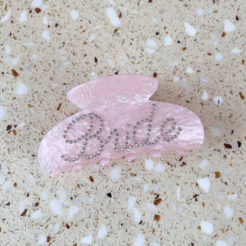 Európai és amerikai, határokon átnyúló, elérhető luxus, gyémántokkal kirakott angol cápakapcsok, egyszerű, csúcskategóriás, elegáns, divatos, sokoldalú, hátulról rögzíthető fejkapocs