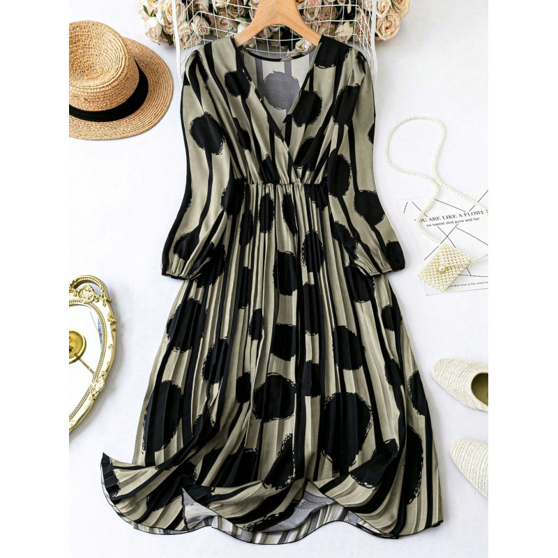 A 2025-ös új őszi és téli exportból származó, határokon átnyúló európai és amerikai pöttyös, V-nyakú, hosszú ujjú ruha tényleges képe