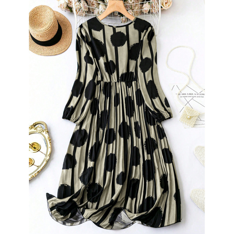 A 2025-ös új őszi és téli exportból származó, határokon átnyúló európai és amerikai pöttyös, V-nyakú, hosszú ujjú ruha tényleges képe