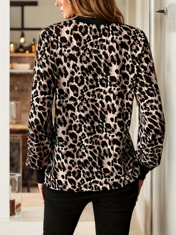 2025-ös európai és amerikai tavaszi-nyári új női leopárdmintás V-nyakú hétköznapi póló